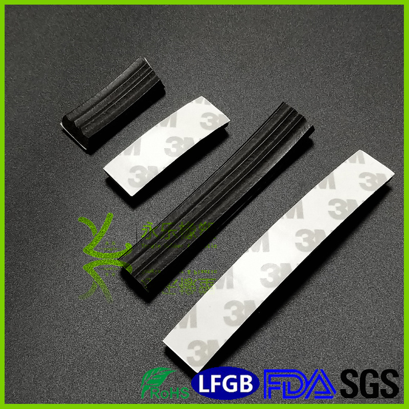 武清耐溫發(fā)泡硅膠條 背膠發(fā)泡硅膠條 高回彈發(fā)泡硅膠條