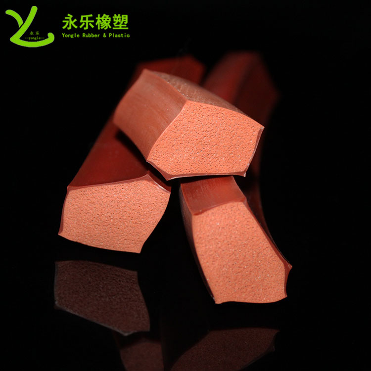 擠出復(fù)合發(fā)泡硅膠條，耐高溫復(fù)合發(fā)泡硅膠條，耐老化復(fù)合發(fā)泡硅膠條